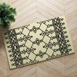 Easy Care Geometric Rug - Project 62â„¢ Black/white
